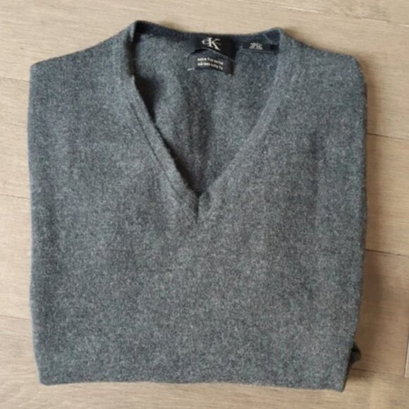 Calvin Klein 100 % Merino Wool V-Neck Sweater - Picture 1 of 7